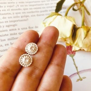 3 /35 WHITE GOLD MANDALA STUDS